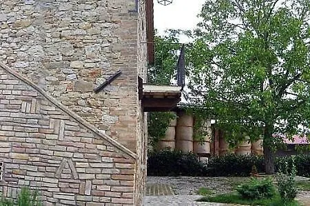 Διαμέρισμα Sleeps 4 Pool Wifi Carpini