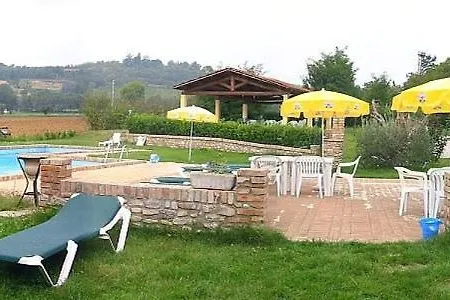 Sleeps 4 Pool Wifi * Carpini