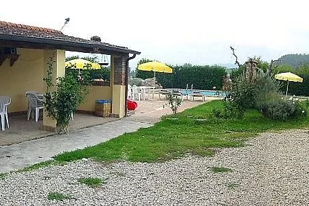 Sleeps 4 Pool Wifi * Carpini